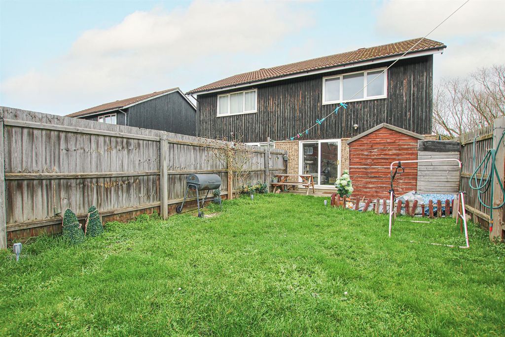 Property photo 2 of 9 Img_8767 Gdn.Jpg