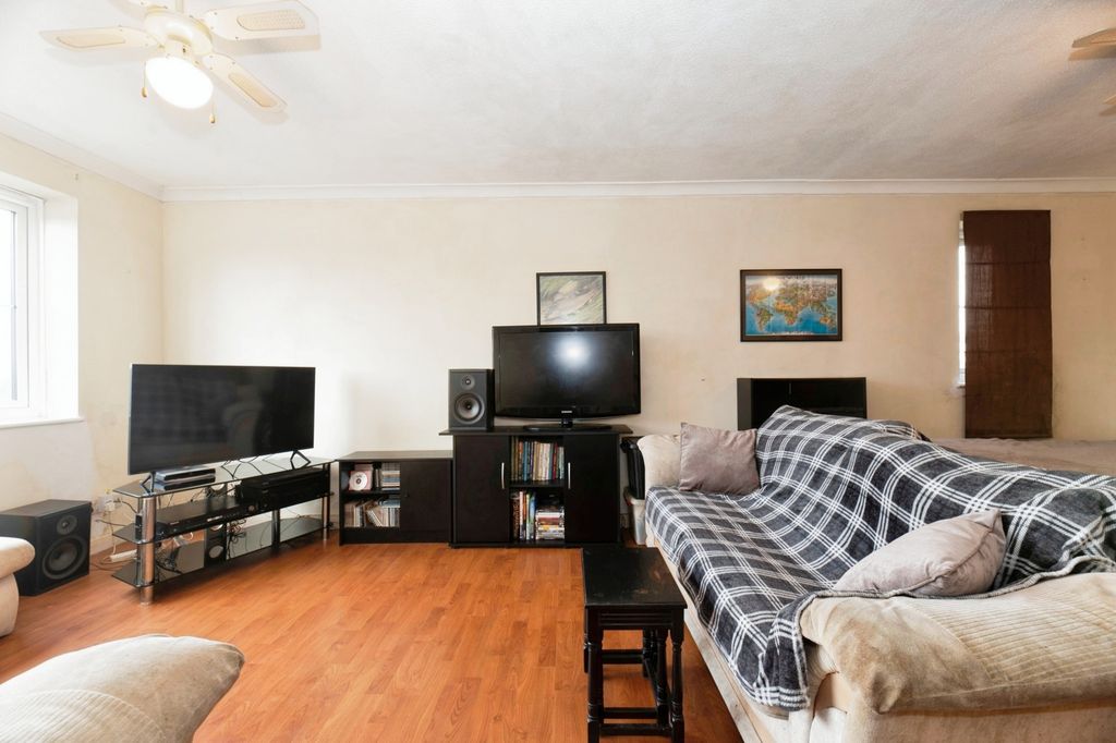 Property photo 2 of 12 Pbox-Img.Jpg