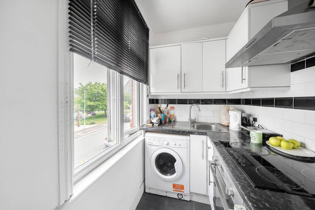 Property photo 3 of 20