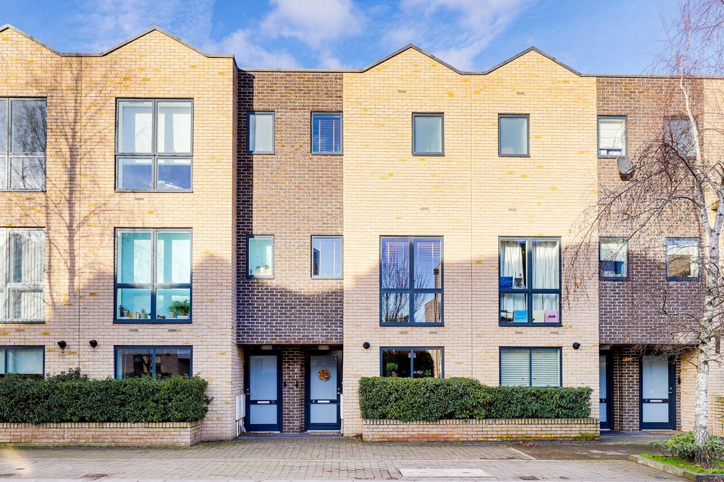 Property photo 1 of 21