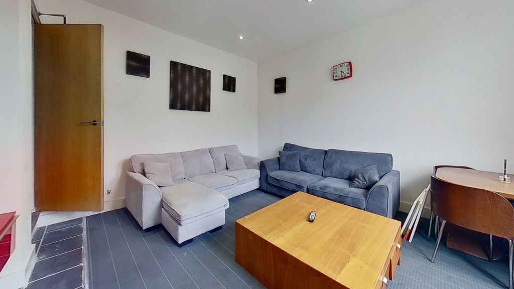 Property photo 2 of 12 7-Graham-Street-Living-Room.Jpg