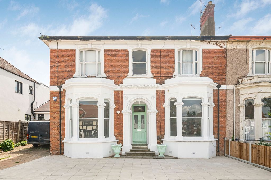 Property photo 1 of 24