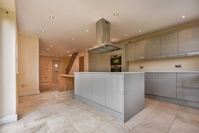 Property photo 3 of 21 Photo 23