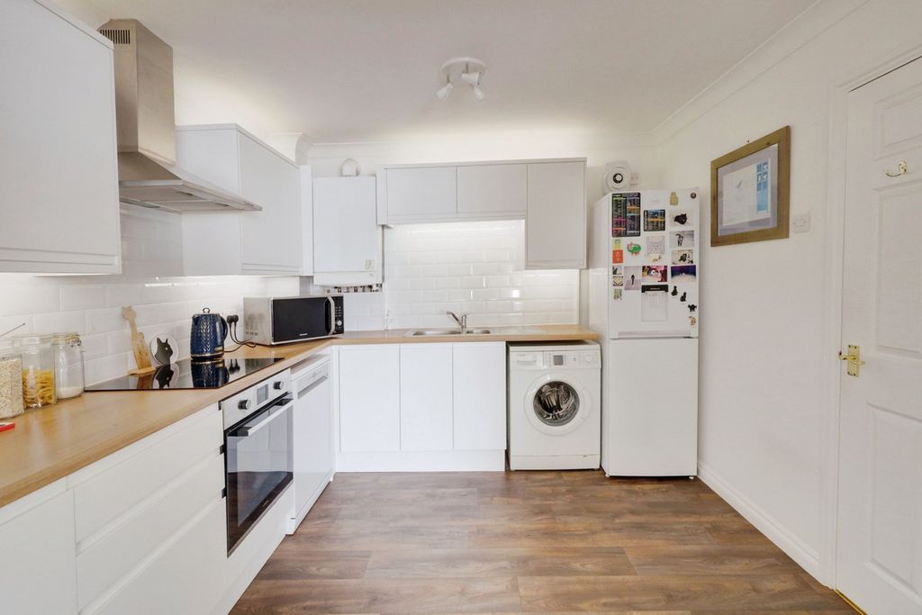 Property photo 3 of 15