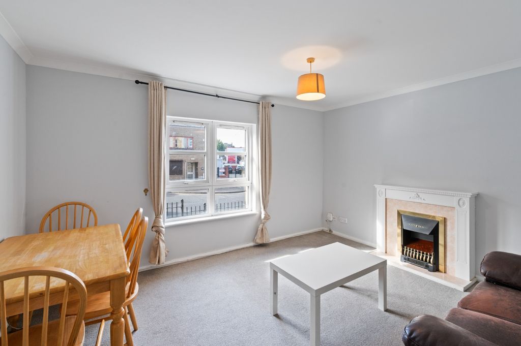 Property photo 2 of 24