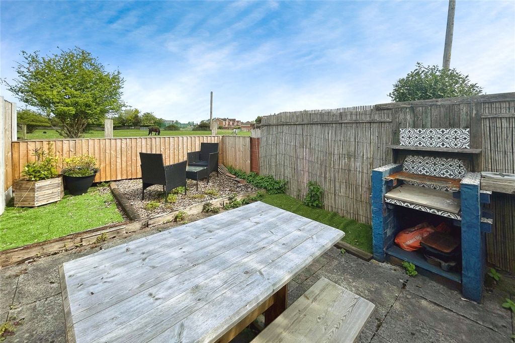 Property photo 3 of 15 Picture No. 06