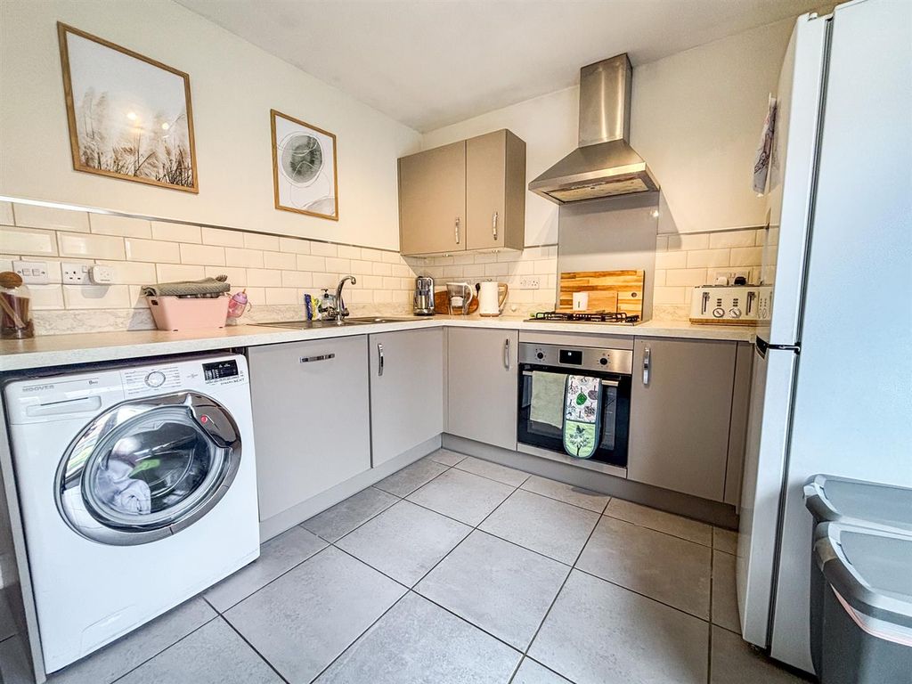 Property photo 2 of 16