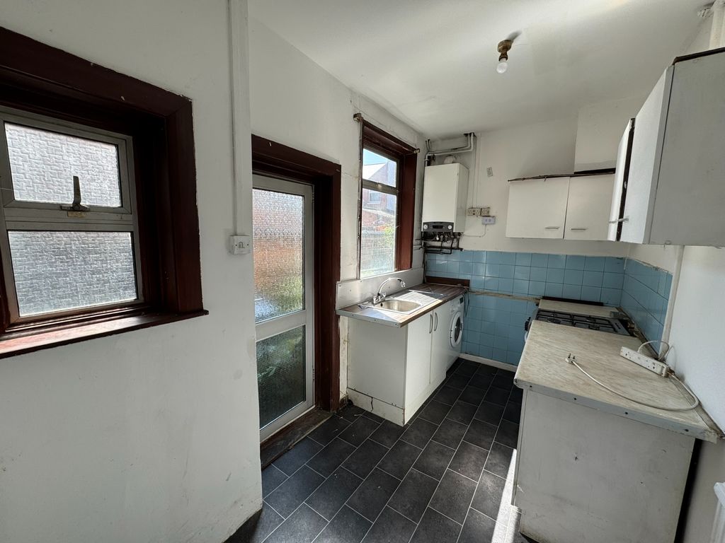 Property photo 3 of 6 Photo 5
