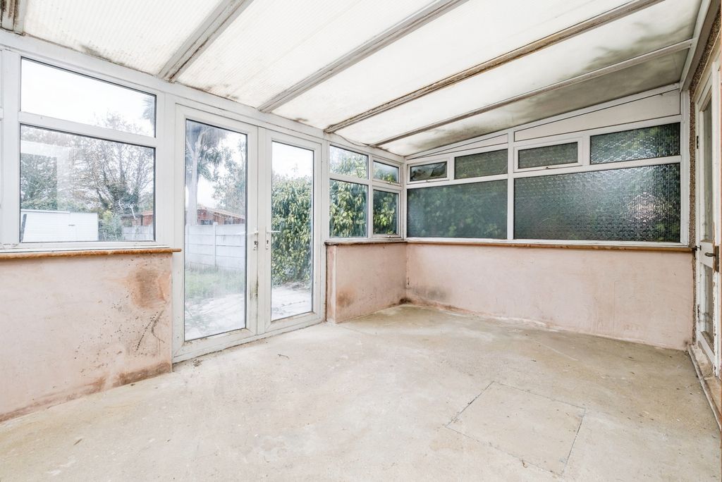 Property photo 2 of 17 Conservatory