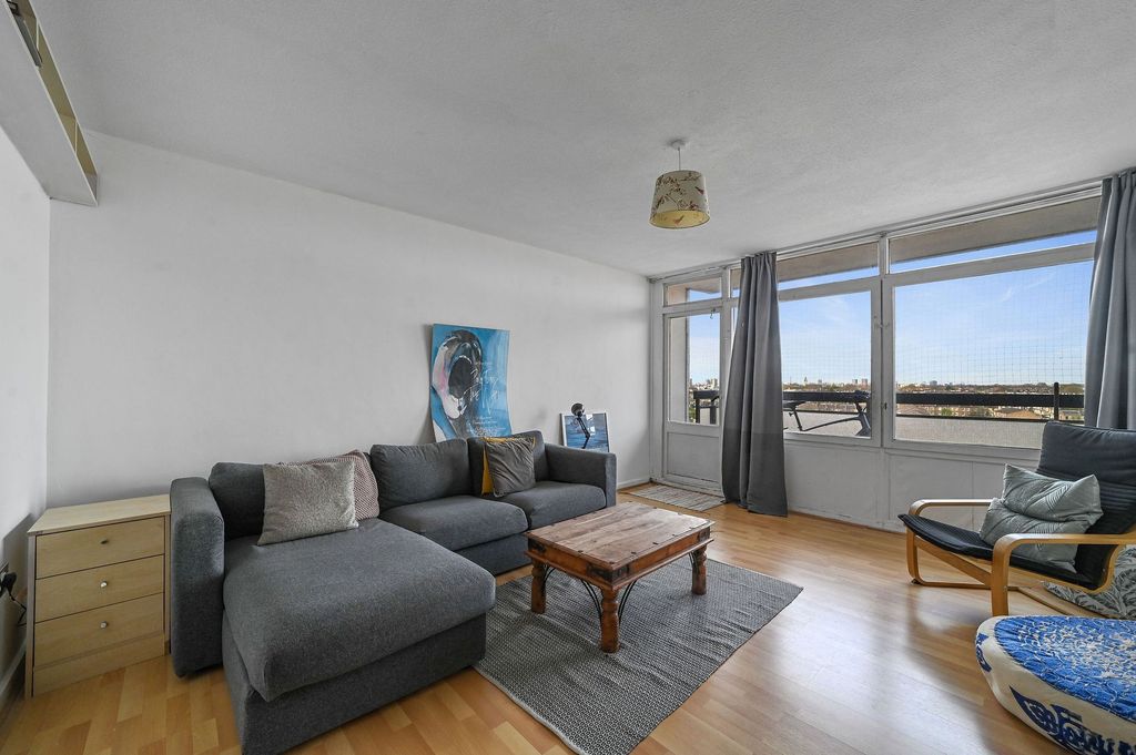 Property photo 1 of 10 Landmark Heights E5