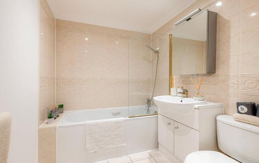 Property photo 2 of 5 108, 15 Portman Sq 9 04.12.Png