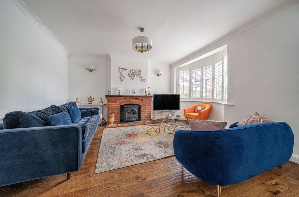 Property photo 3 of 26 26-681Cf195949cd-...