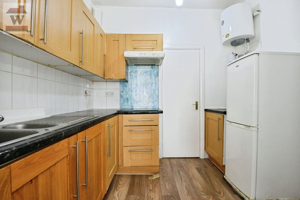 Property photo 2 of 4