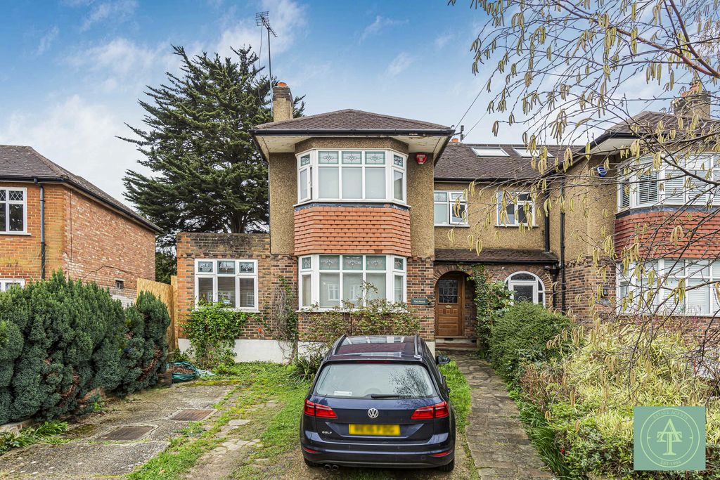 Property photo 1 of 27 Three Bedroom Semi Detached House
