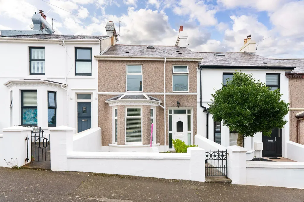 Property photo 1 of 20