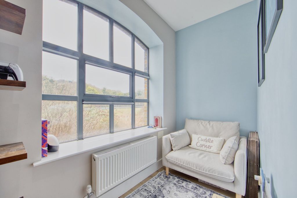 Property photo 3 of 7 Picture 3