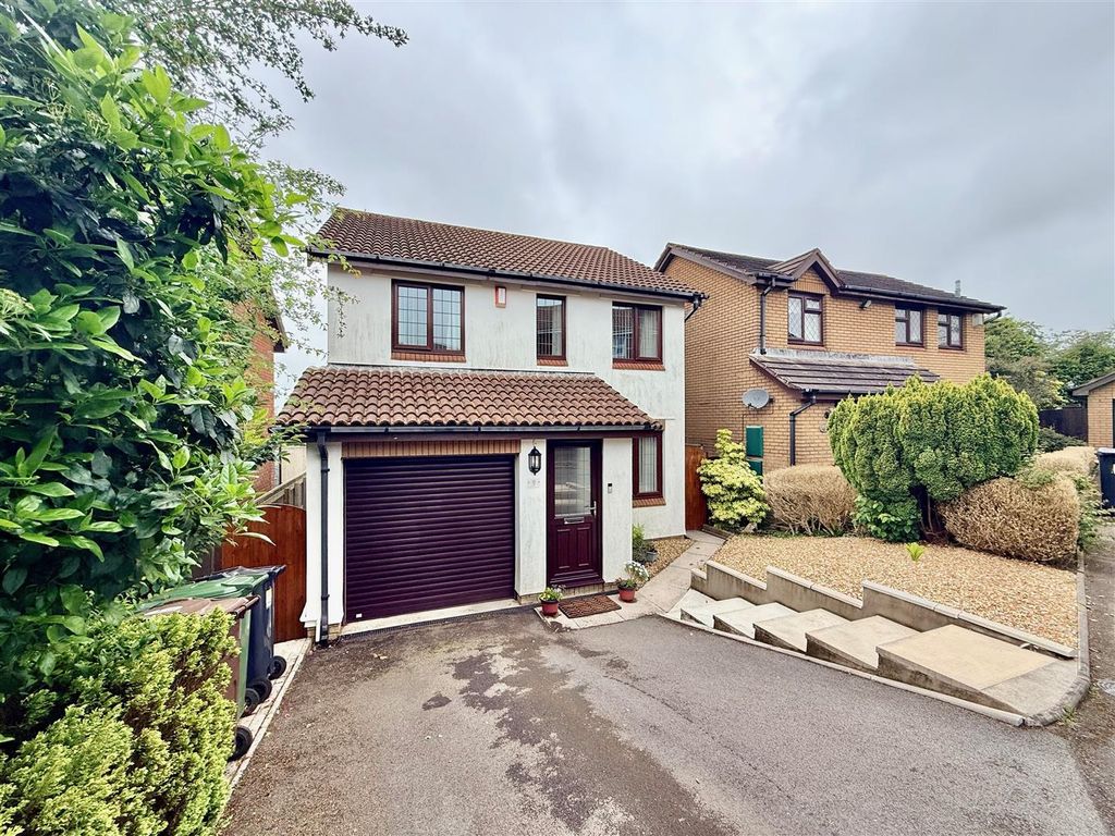 Property photo 1 of 13 Redwood Drive, Plympton, Plymouth Pl7 2Fs