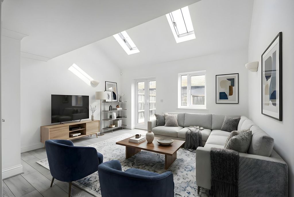 Property photo 2 of 13