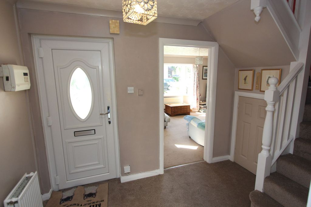 Property photo 2 of 33
