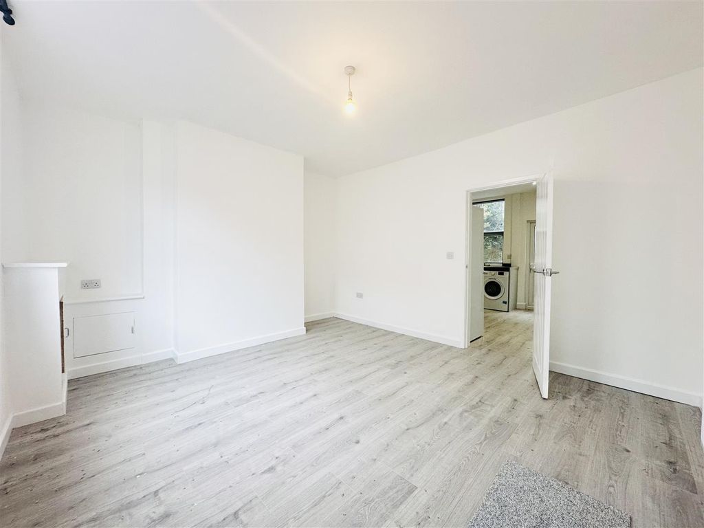 Property photo 3 of 8 Living Room