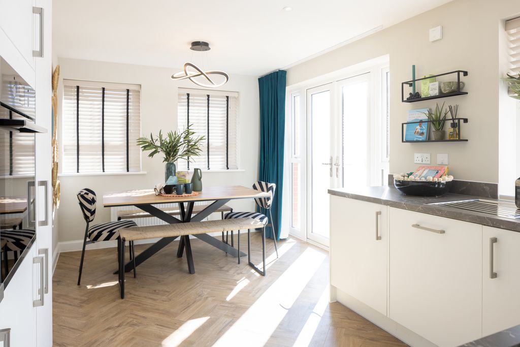 Property photo 3 of 9 Hesketh Hemel