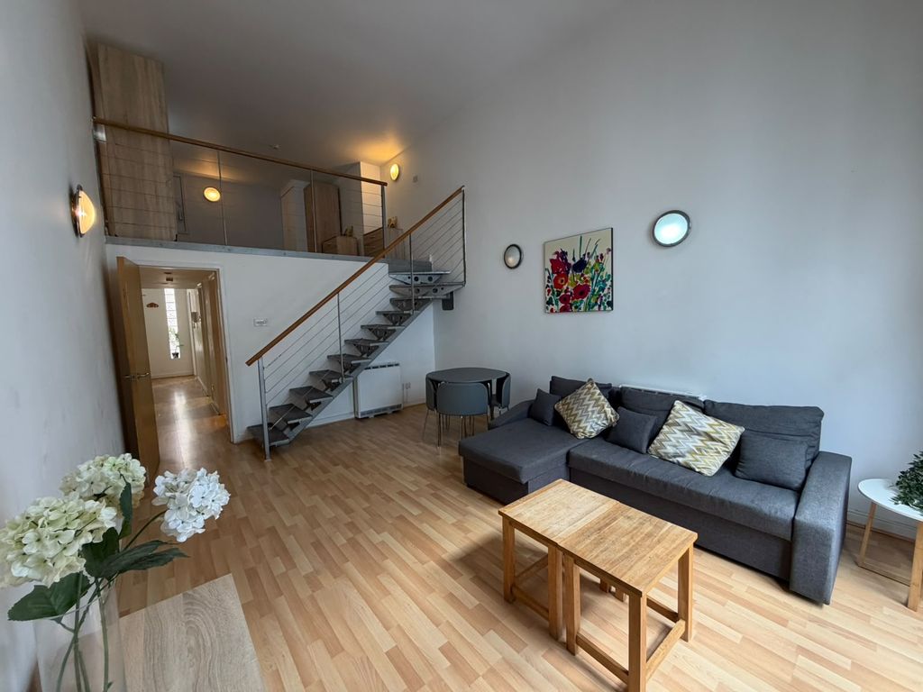 Property photo 1 of 7 Living Room 1