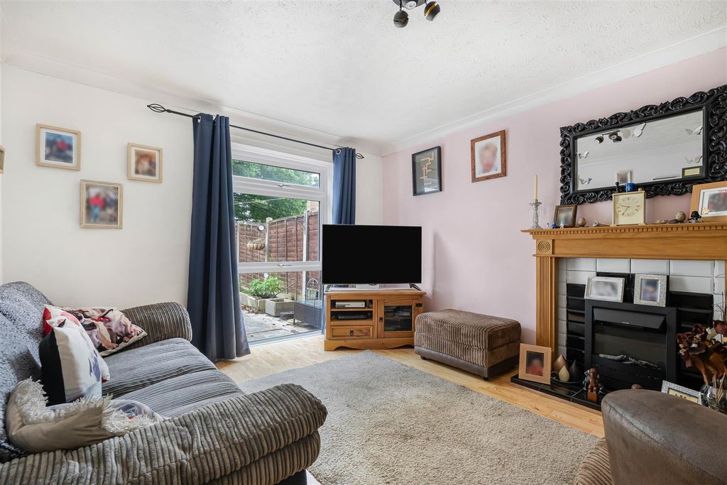 Property photo 3 of 16 8_82564.Jpg