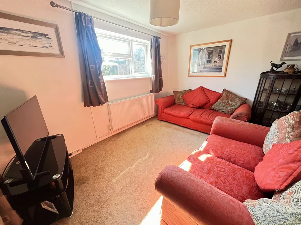 House in Daventry, West Northamptonshire - More