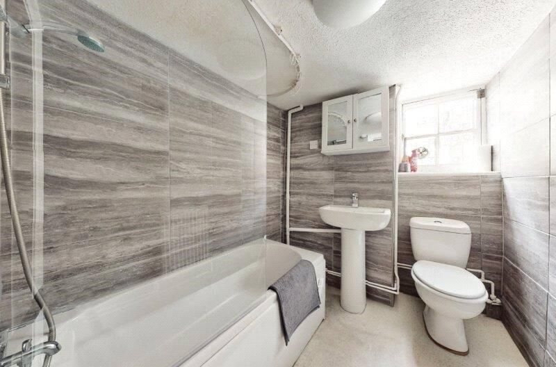 Property photo 2 of 7 Bathroom