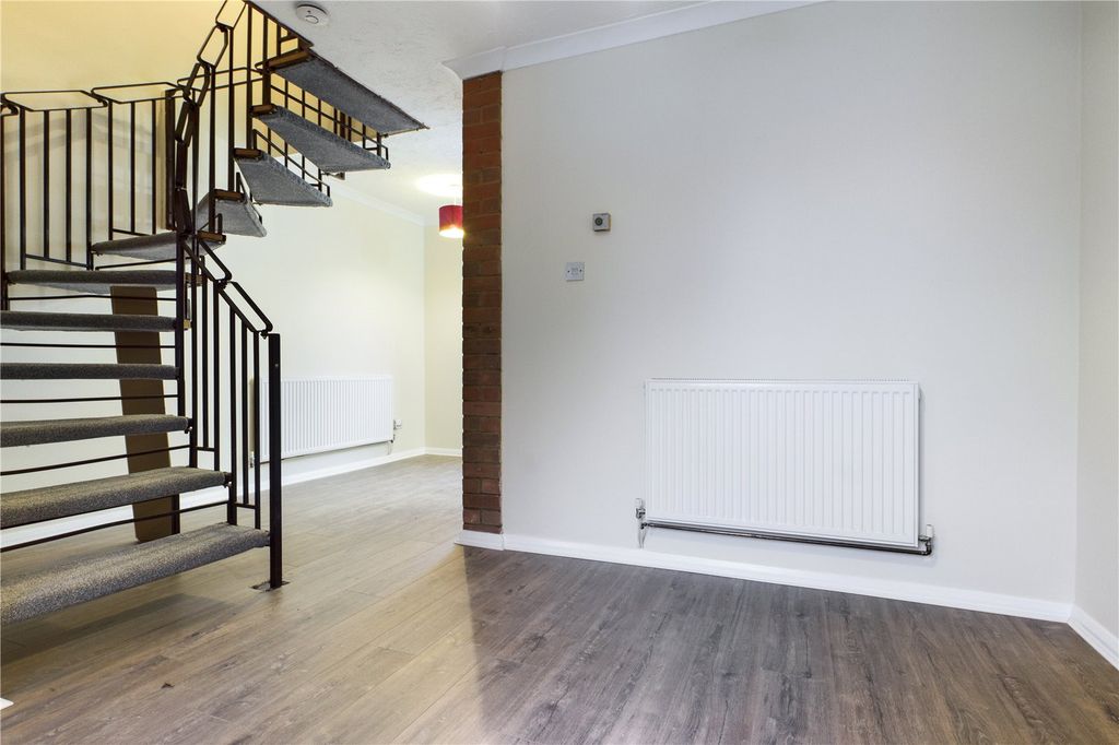 Property photo 2 of 11 Living Room