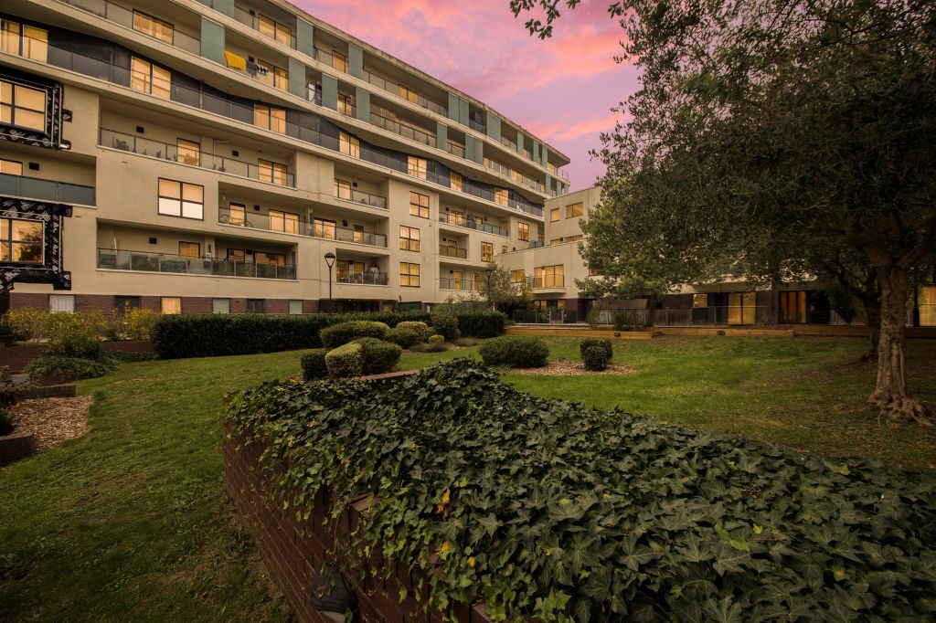 Property photo 1 of 21