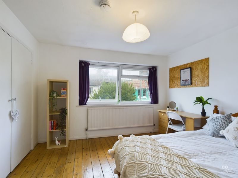 Property photo 3 of 8 Photo 6