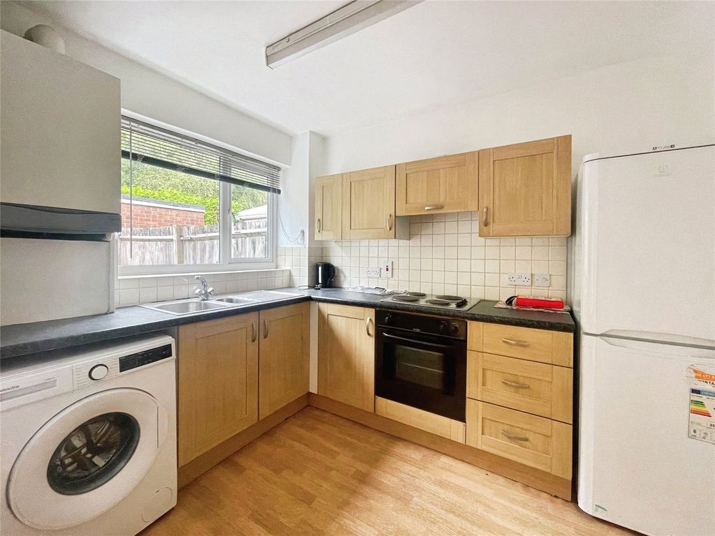 Property photo 3 of 7 Kitchen