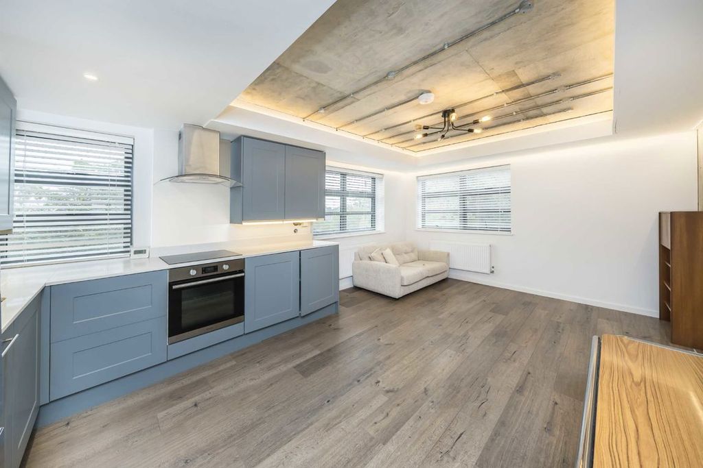 Property photo 1 of 5