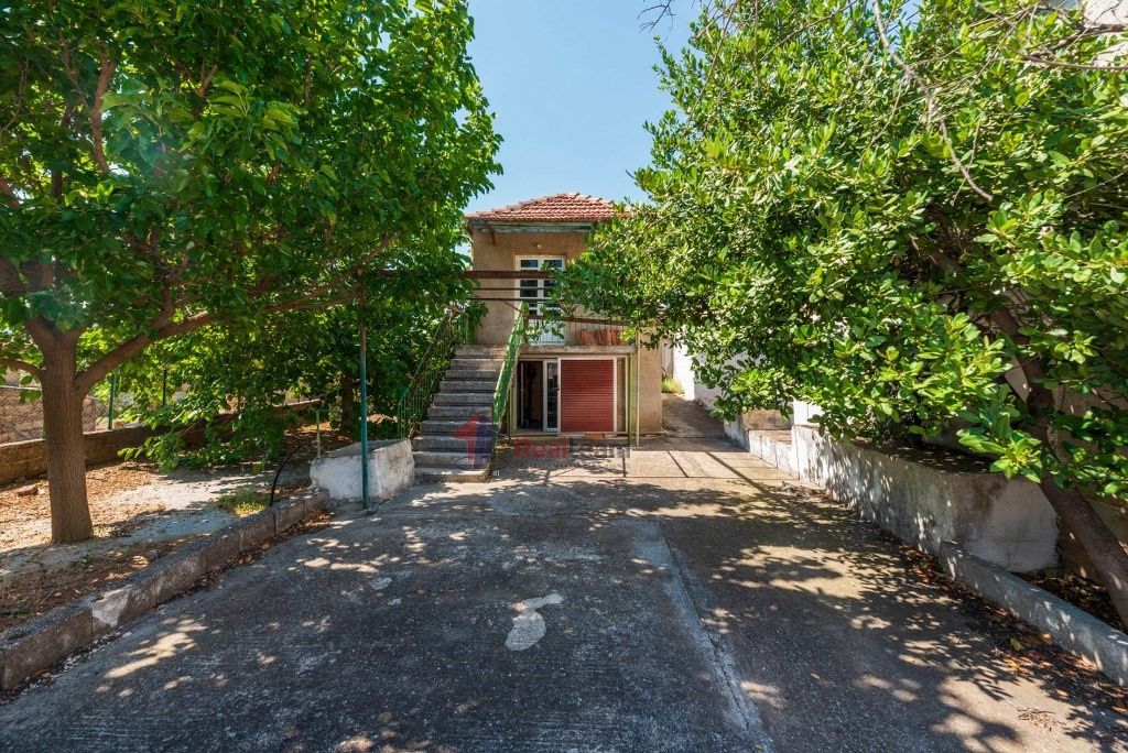 Property photo 1 of 33