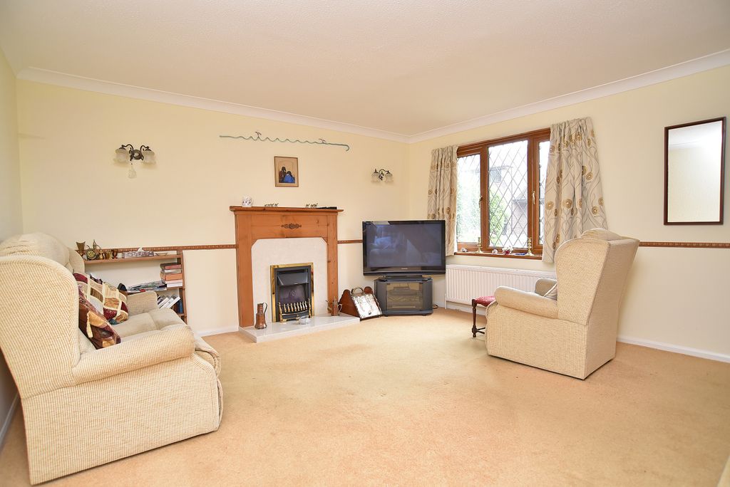 Property photo 3 of 11