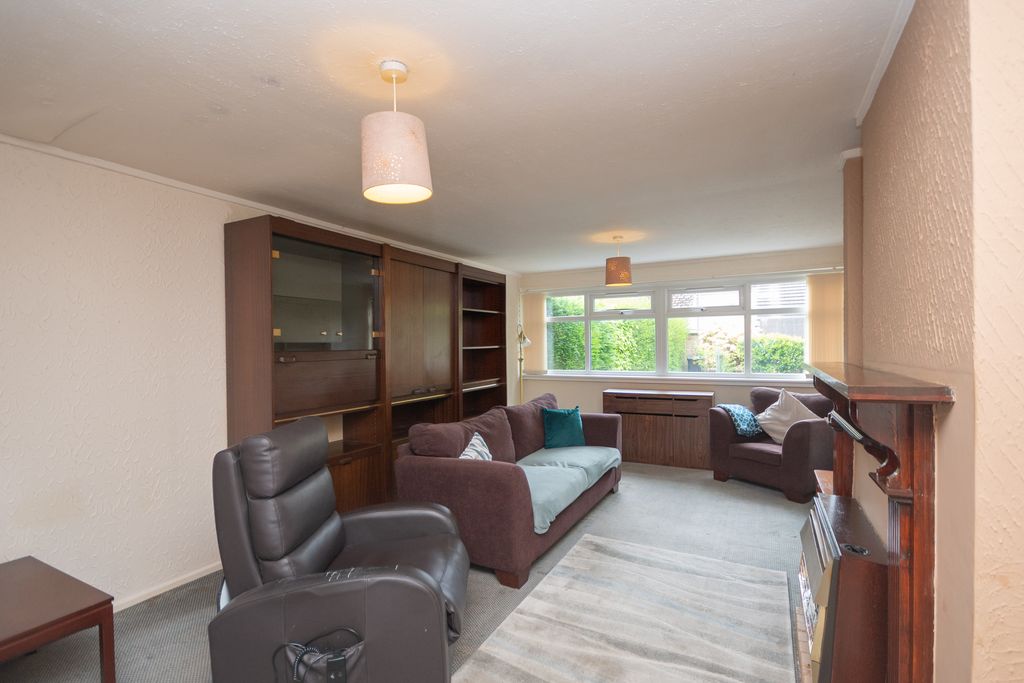 Property photo 2 of 15 Lounge