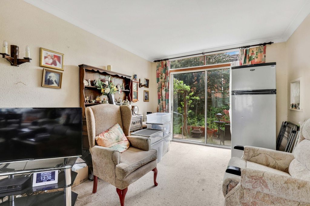 Property photo 3 of 19