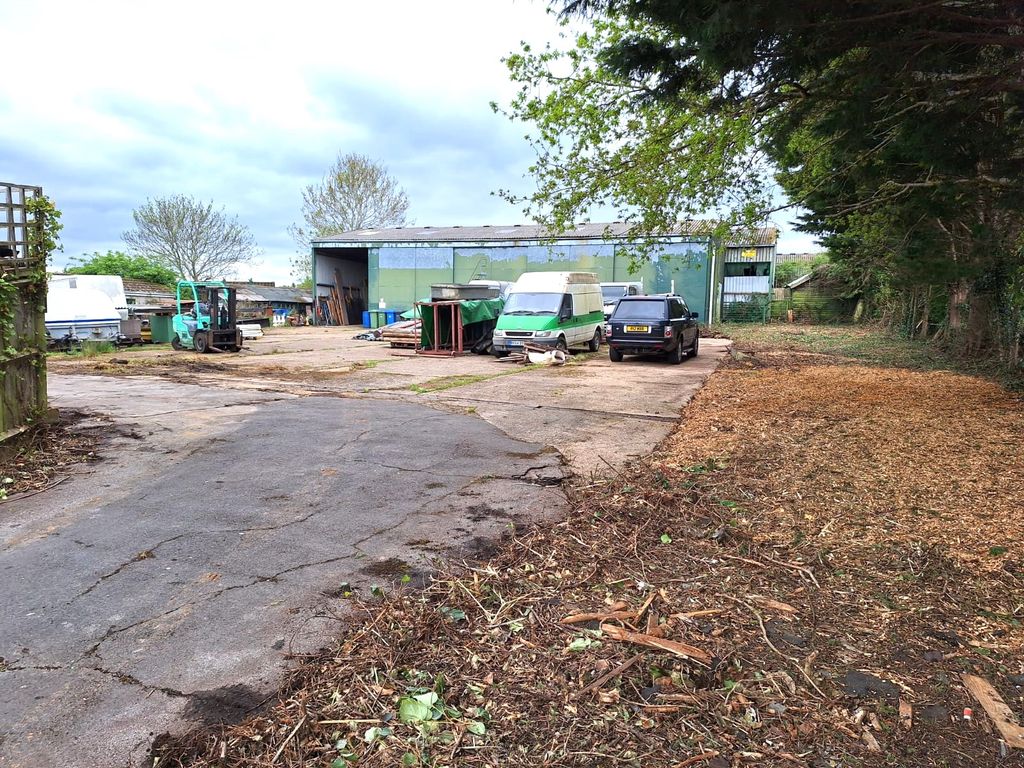 Property photo 1 of 2 Hurst Farm Yard
