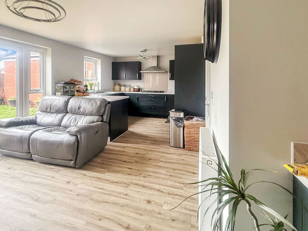 Property photo 3 of 16