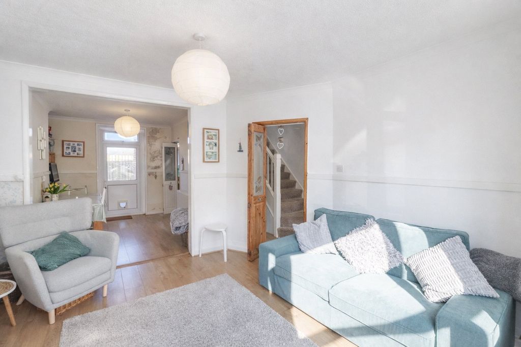 Property photo 3 of 13 3 - Picture No. 18