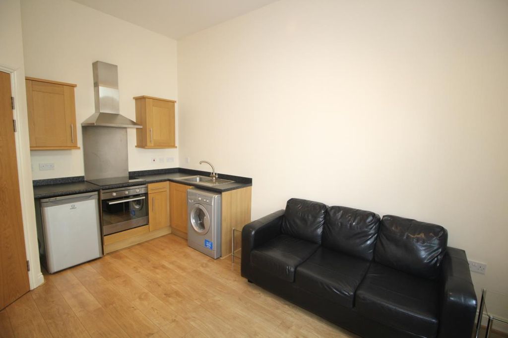 Property photo 3 of 6
