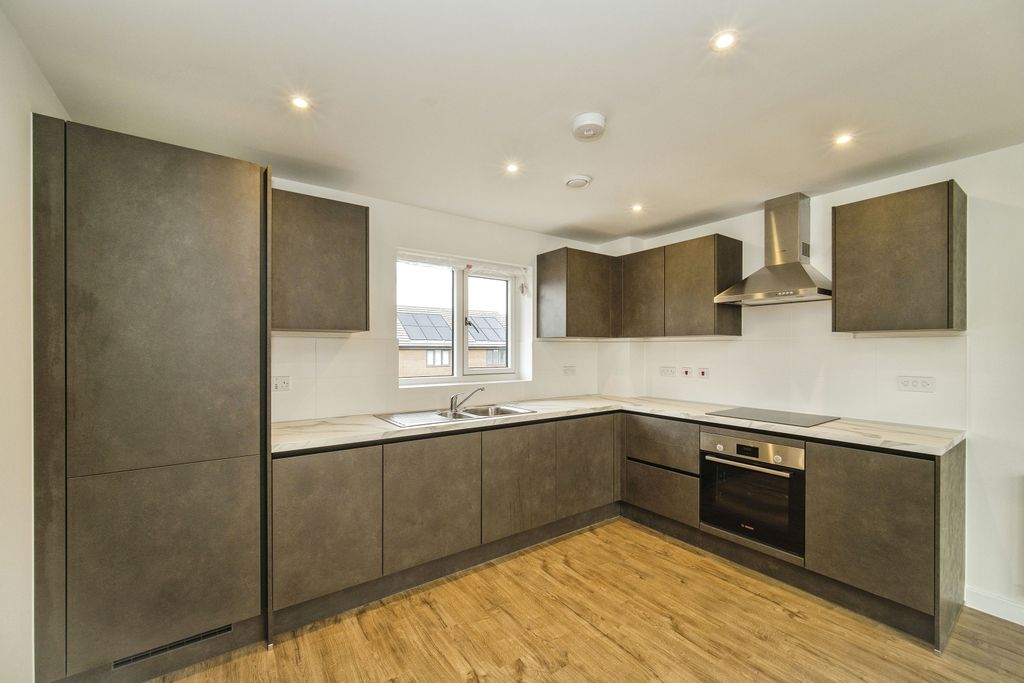 Property photo 3 of 6 2