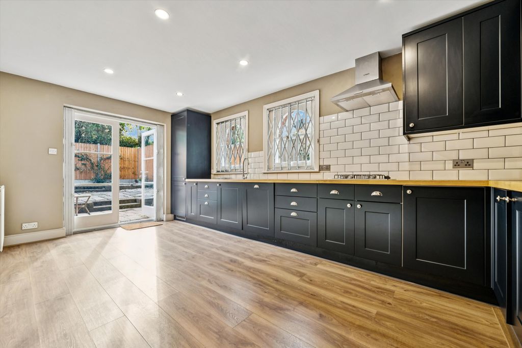 Property photo 2 of 28 Image