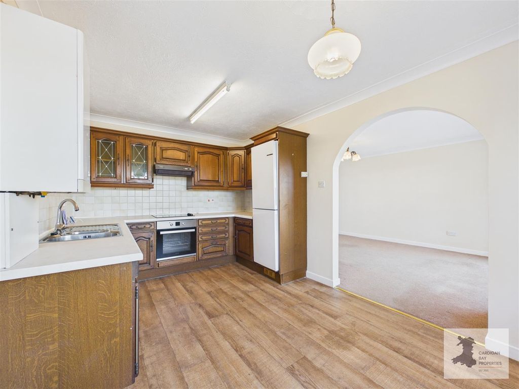 Property photo 3 of 28 Cam02276G0-Pr0330-Still004.Jpg