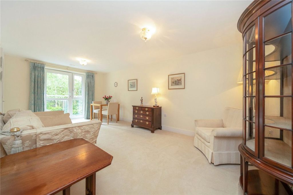Property photo 2 of 11
