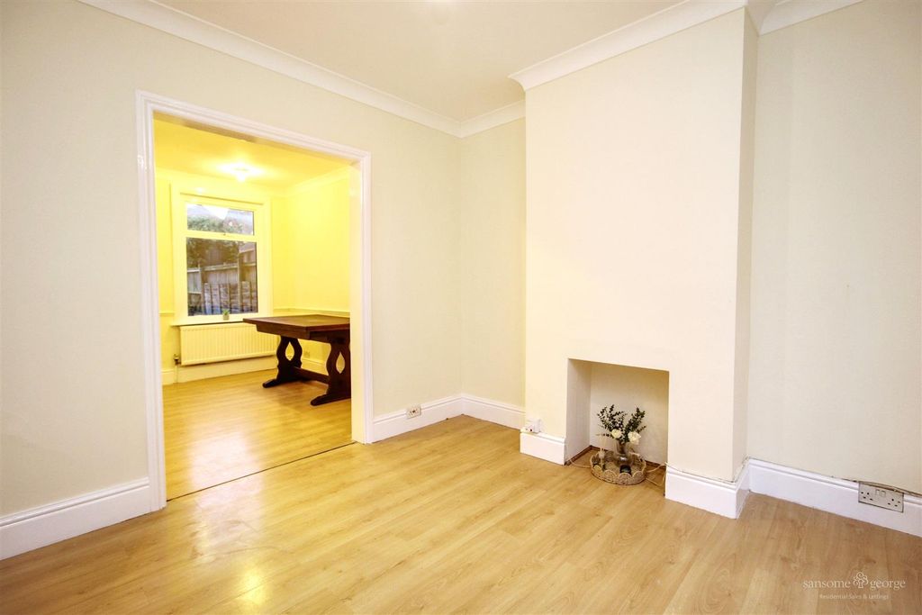 Property photo 3 of 17 Living Room