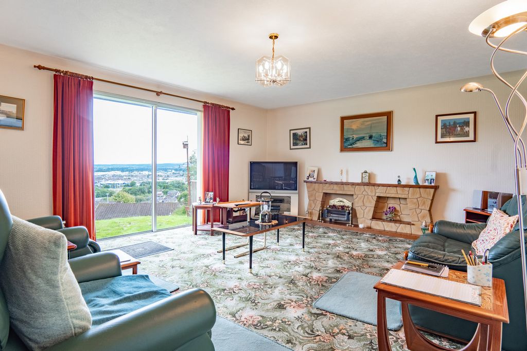 Property photo 2 of 45