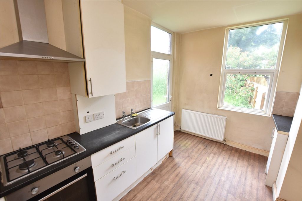 Property photo 3 of 18 Picture No. 15