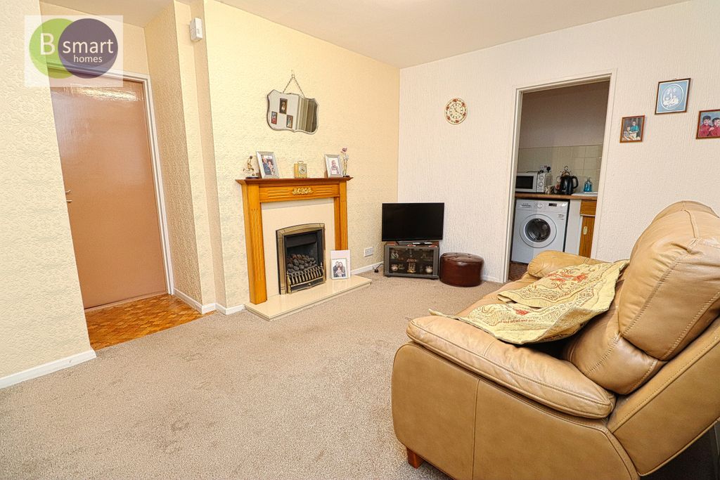 Property photo 3 of 14 Img_2377